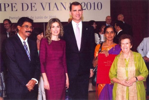 Sister Isabel receiving award in Spain